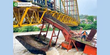El puente de Tadó fue impactado por una vieja estructura minera