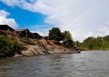 Bloqueo armado del ELN en Bajo Baudó, Chocó: confinamiento, sin transporte fluvial, sin alimentos, sin clases, sin servicios médicos