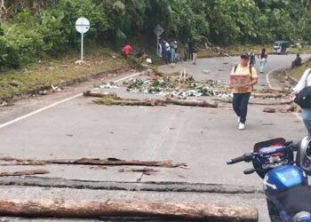 Chocó: Bloqueo indígena en vía de Tadó a Pereira completa 24 horas
