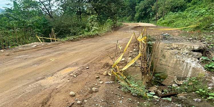 Bahía Solano, Chocó: personero denuncia que la pavimentación de la vía Ciudad Mutis-El Valle lleva más de dos meses suspendida