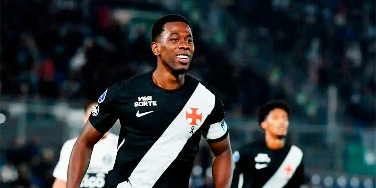 El futbolista Carlos Cuesta envía 70 toneladas de ayuda humanitaria al Chocó tras el terremoto