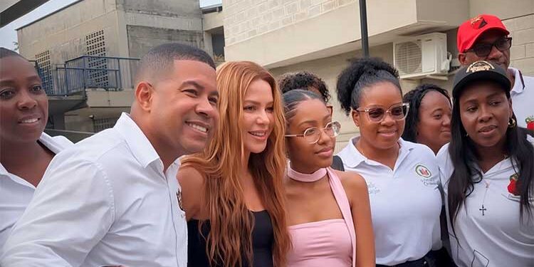 Shakira visitó Quibdó y anunció la reconstrucción de la Universidad Tecnológica del Chocó y 10 escuelas nuevas