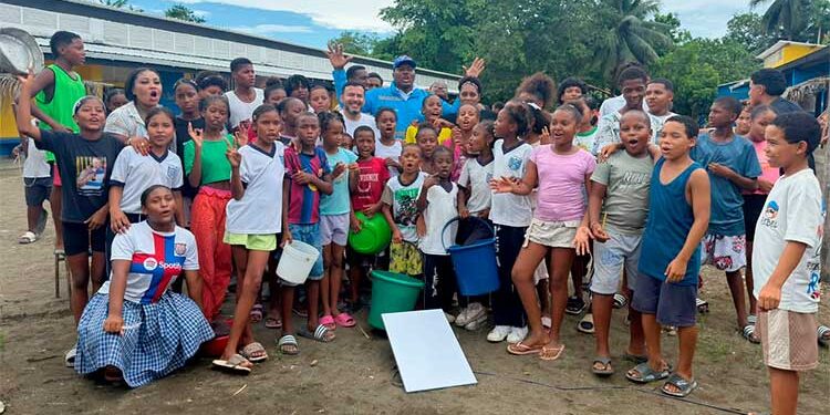 Chocó: Personería de Nuquí entregó conexión de internet a cinco instituciones educativas